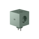 AVOLT Square 2 USB‑C‑Ladegerät in staubigem Grün. Kompakter Würfel mit 3 Steckdosen und 2 USB‑C‑Ports